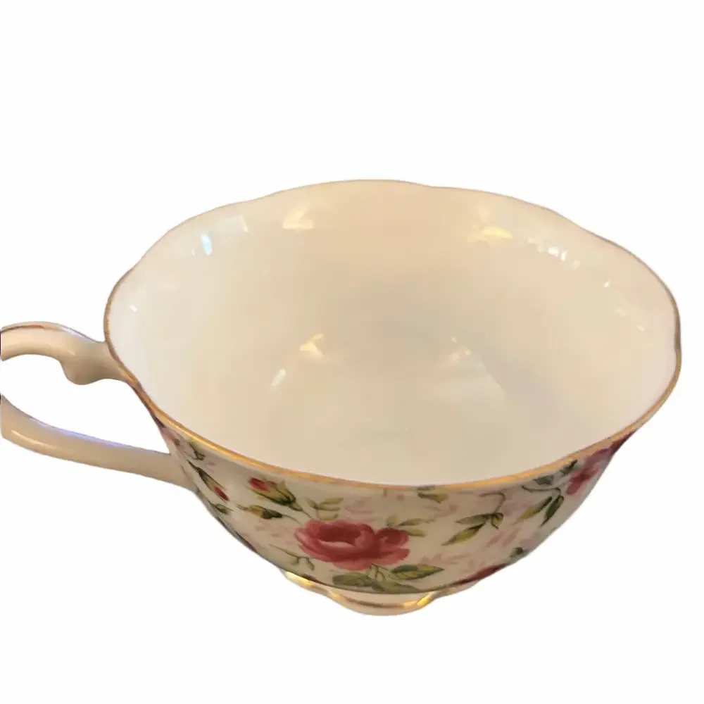 Lefton China hand painted Rose chintz luncheon/ tea. Set of two. Pattern # 637 - Picture 3 of 3